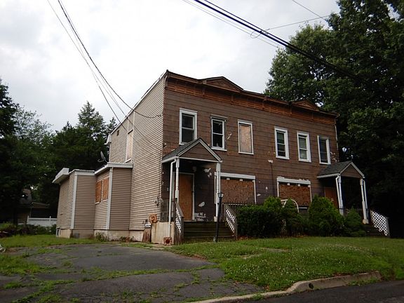 2nd image of 516 Grove St