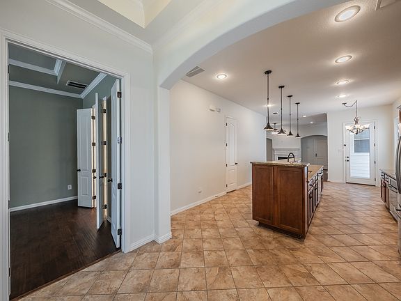 4th image of 2444 Sunderland Ln