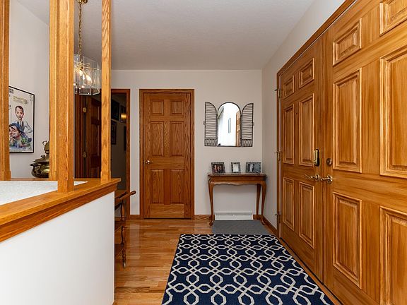 4th image of 613 Kane St