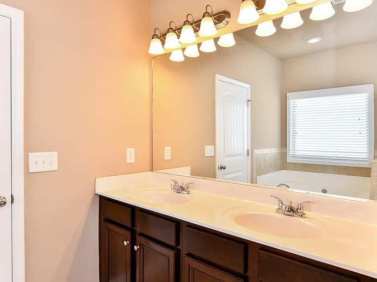 38 Ramapo Ct — Photo 37