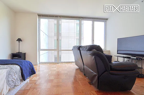 Rented by Citi Habitats | media 34