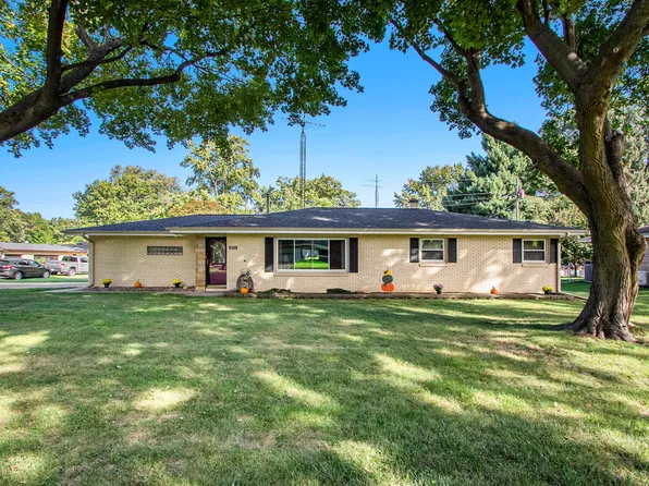 823 Lattimer Dr, Saint Joseph, MI 49085