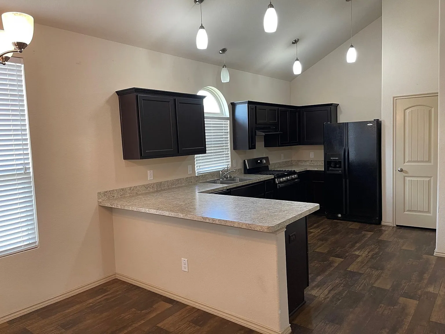 3 bed, 1618 sqft, $1,775 — Photo 4