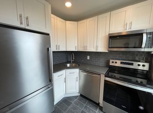 8 Farrington St APT 3, Newburgh, NY 12550