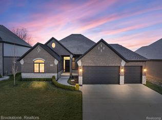 54733 Lawson Creek Dr, Shelby Township, MI 48316