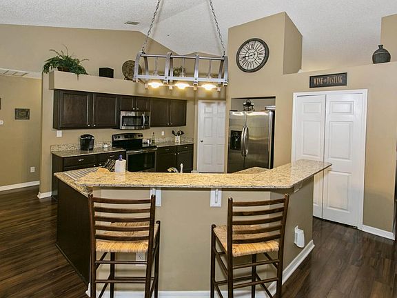 5th image of 2076 Waterfoot Ln