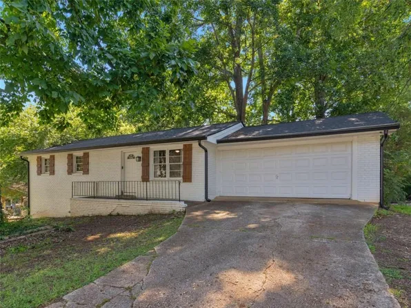 3790 Sweetbriar Cir, Lithia Springs, GA 30122
