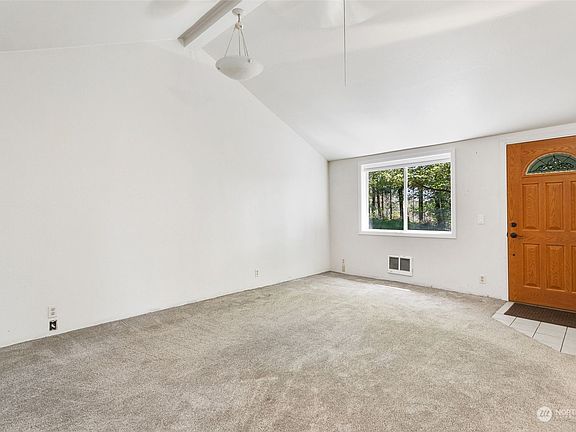 3rd image of 41 SE Knight Court