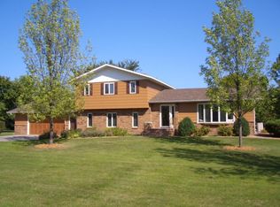 6601 Woodcrest Rd, Grand Forks, ND 58201