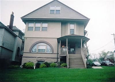 3 Unit Condo Complex (Restored Victoria Home )