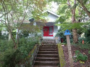 2211 N 57th St, Seattle, WA 98103