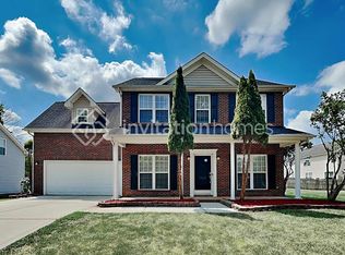 13437 Planters Row Dr, Charlotte, NC 28278