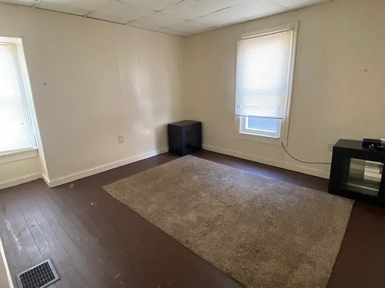 218 W Brady St #3 — Photo 2