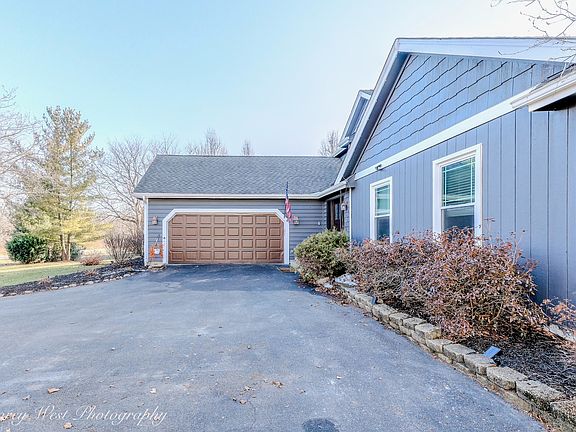 5th image of 10215 Ridge Ln