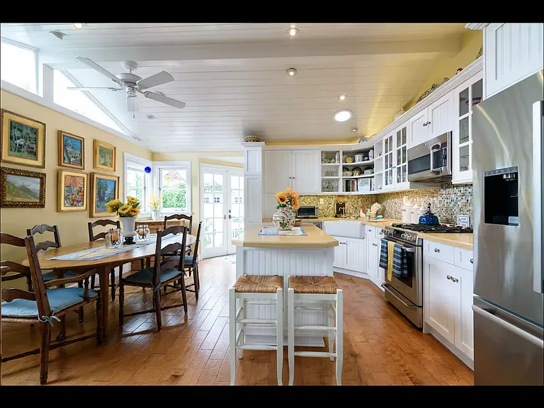 Seaview St — Photo 9