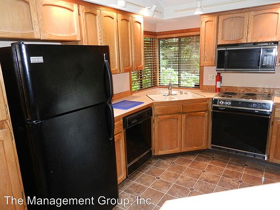 5th image of 7627 NE Aquilla Ct