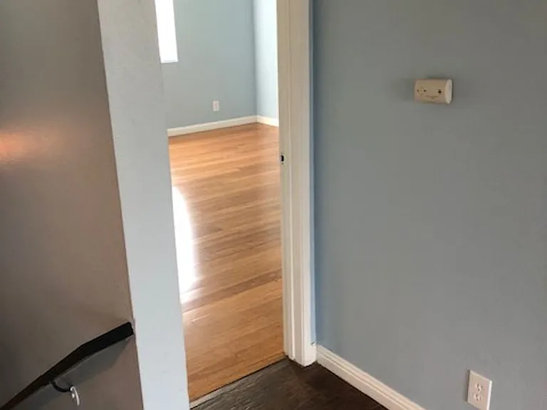 11th St Apts — Photo 5