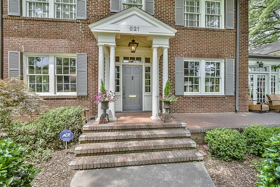 2nd image of 821 Berkeley Ave