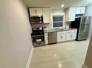 82 Mission St #2H, Montclair, NJ 07042
