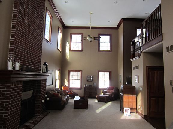 2nd image of 2418 Hickorycreek Dr
