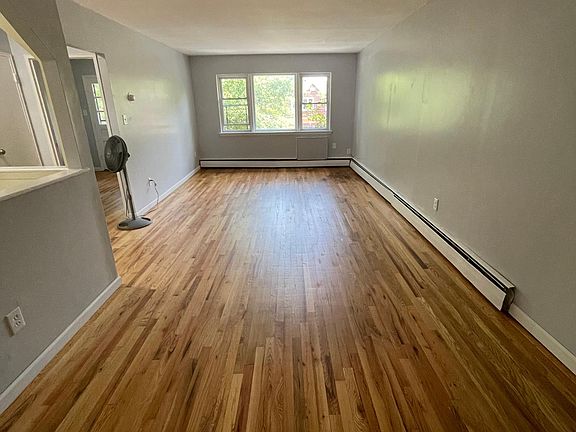 4th image of 92 Terrace Ave #1