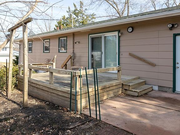 5th image of 320 Valley Rd