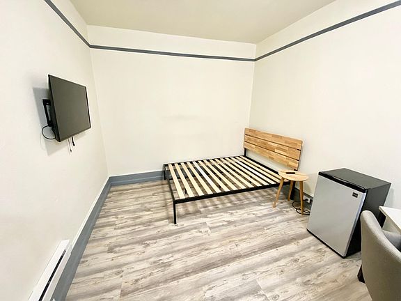 2nd image of 1000 Bush St #128