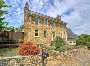 20597 Airmont Rd, Bluemont, VA 20135
