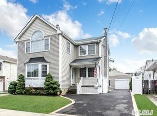 254 S 3rd St, Lindenhurst, NY 11757