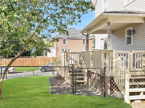 5th image of 148 W Bowman St