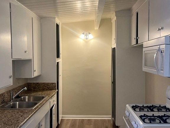 5th image of 1030 W Olive Ave APT 11