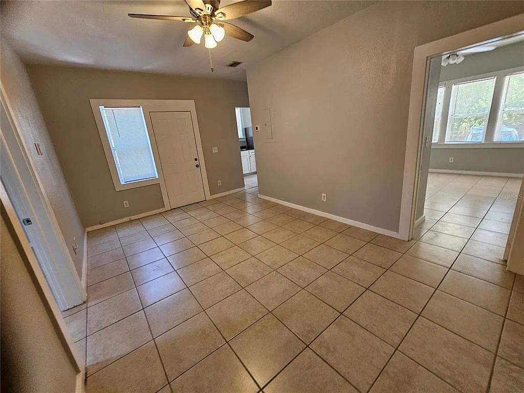 2 bed, 1.0 bath, 900 sqft, $1,450 — Photo 4