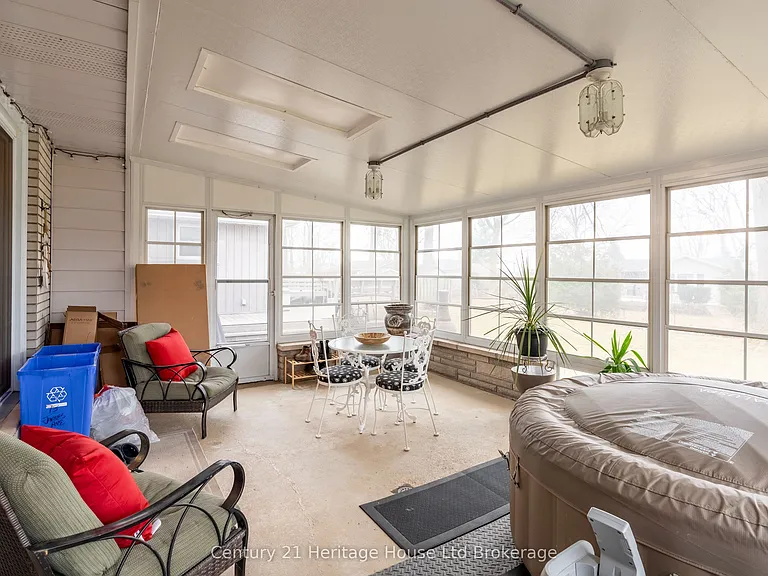 93 James Ave — Photo 15