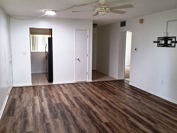 LIVING ROOM II