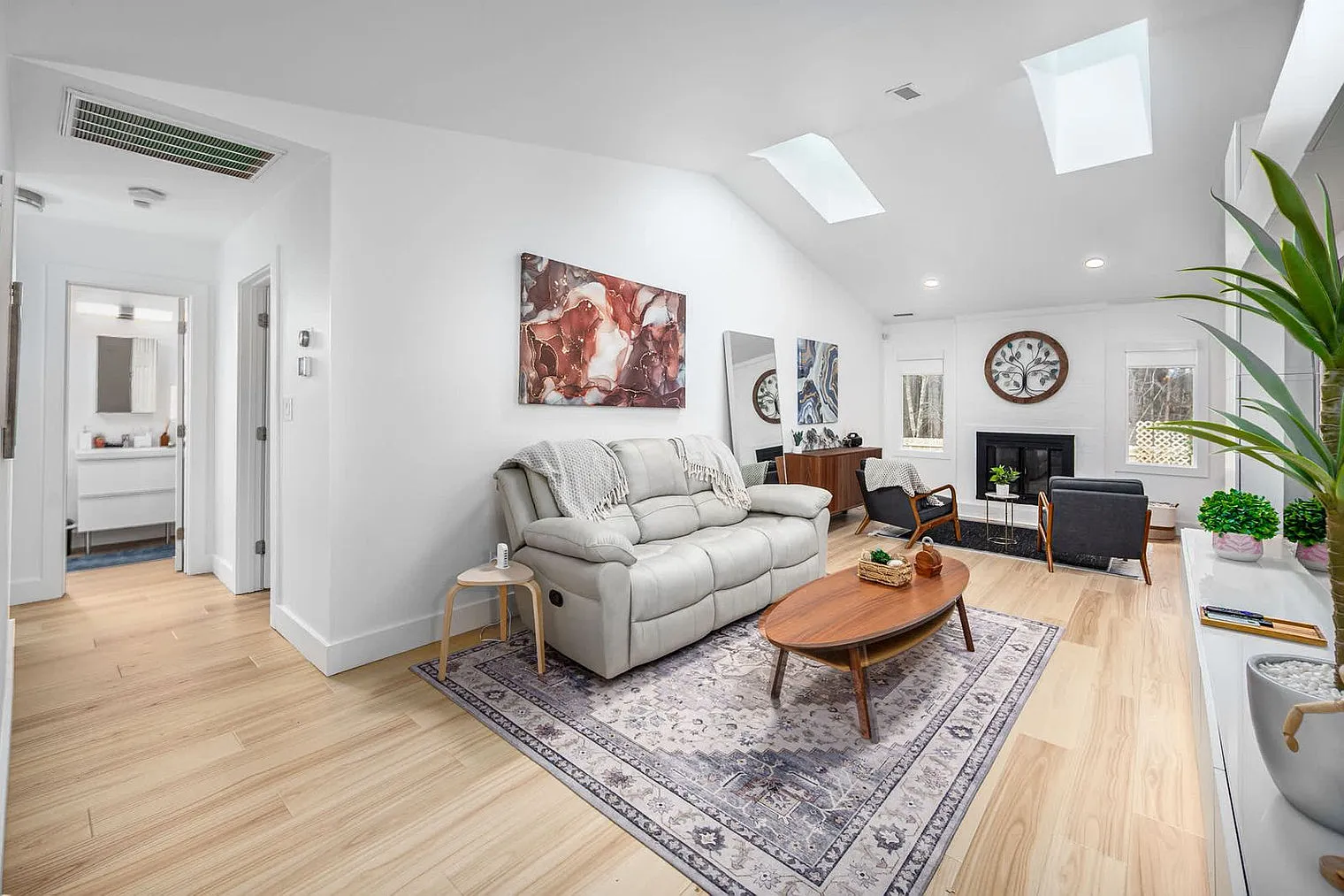 3 bed, 2.0 bath, 1453 sqft, $6,139 — Photo 1