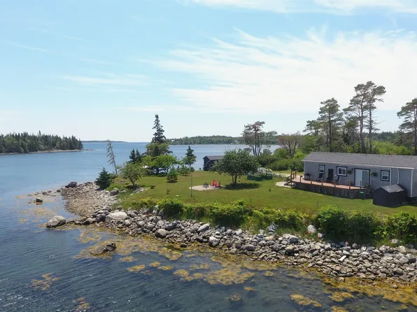 80 Gordons Point Rd W, Shelburne, NS B0T 1L0