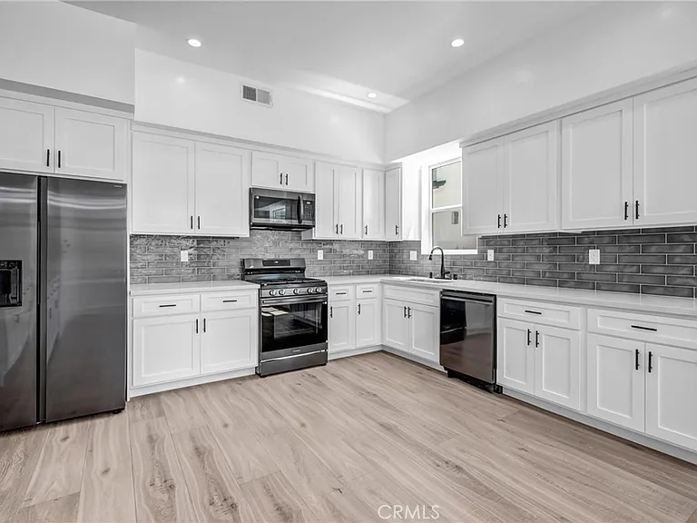 2130 W 238th St — Photo 15
