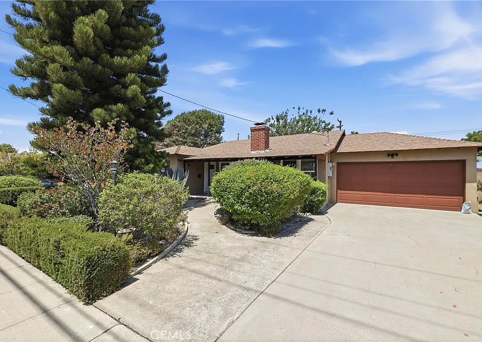 1415 E Walnut Ave