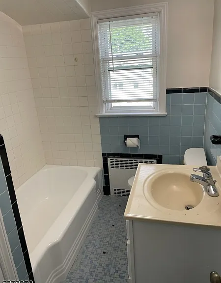 120 Campbell Ave — Photo 3