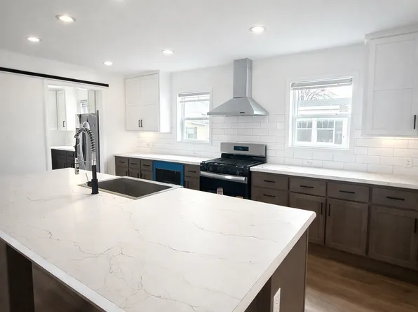 23741 W Lakepoint Dr #149, Channahon, IL 60410