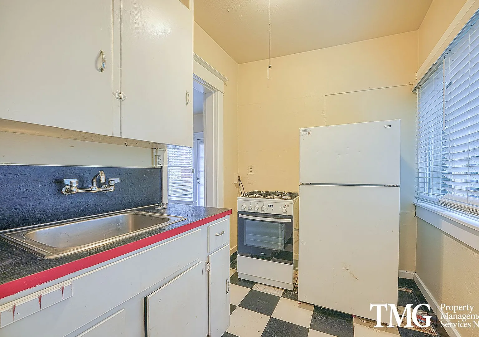 Thurman Apartments — Photo 4