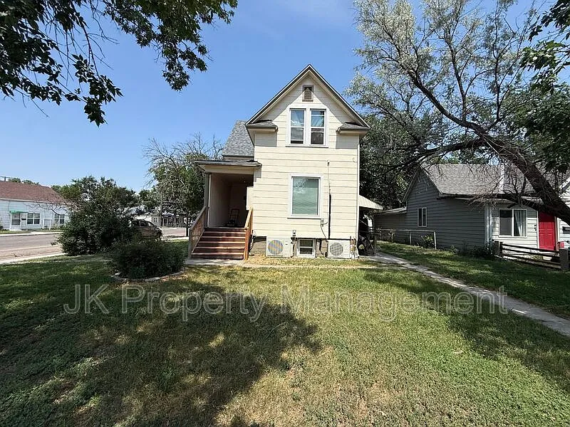 601 5th Ave S #2