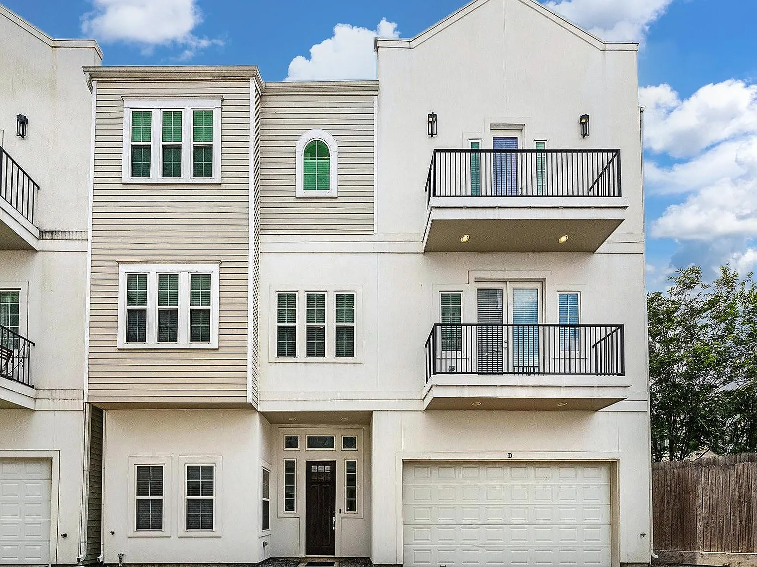3 bed, 3.5 bath, 2264 sqft, $3,650 — Photo 1
