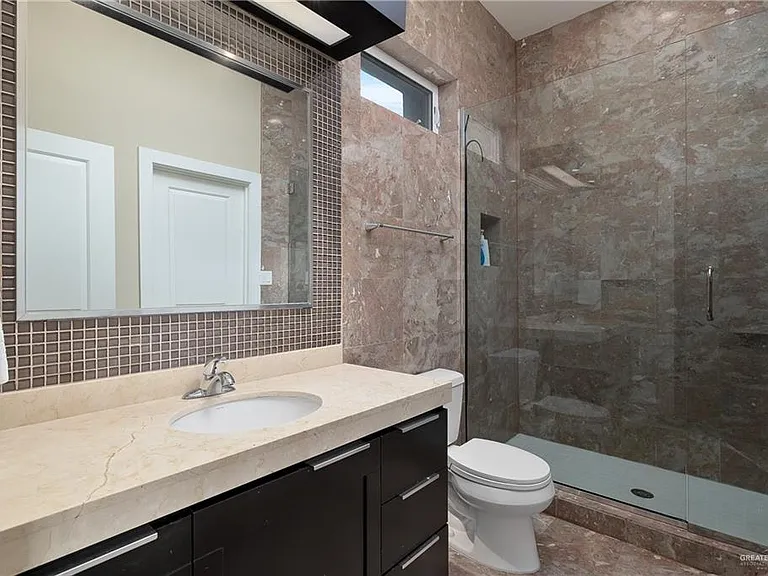 2210 S 49th Ln — Photo 14