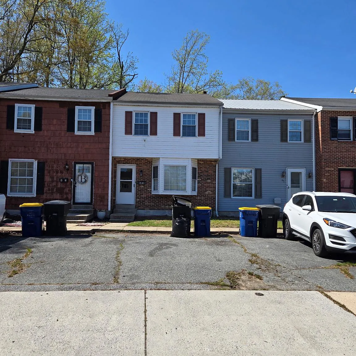3 bed, 1.5 bath, 1322 sqft, $1,500 — Photo 1