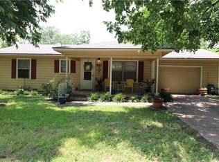 317 N Avenue C, Springtown, TX 76082