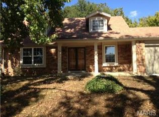 545 Cherry Ridge Ct, Ballwin, MO 63021