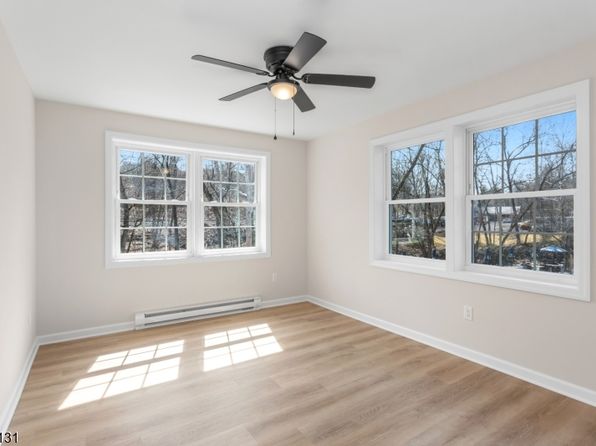 127 Main St #2B