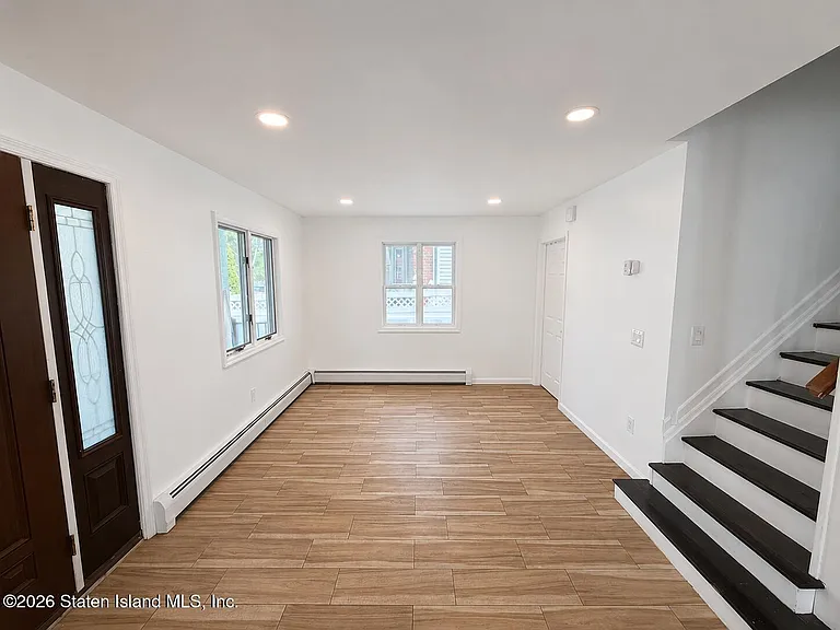 19 Hillcrest Ave — Photo 2