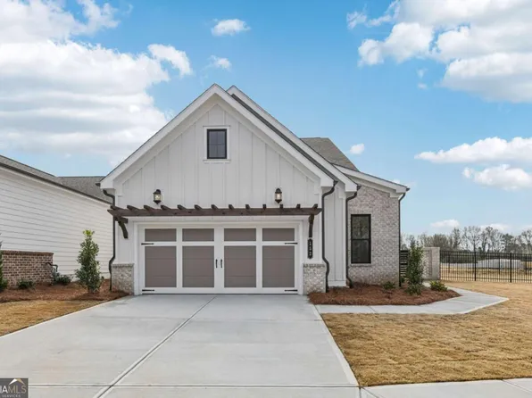 152 Herring Dr, Hoschton, GA 30548